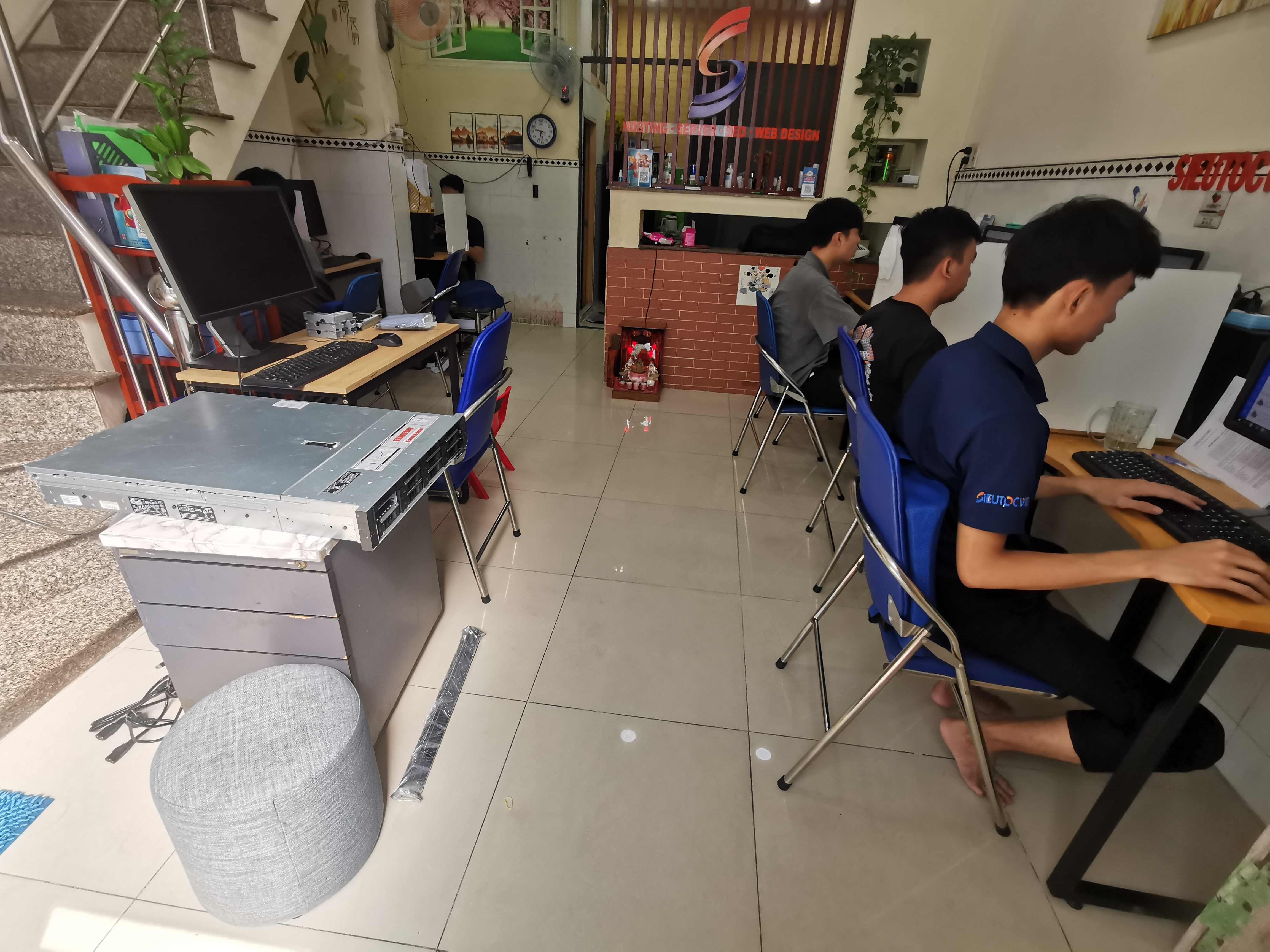 Hỗ trợ khách hàng