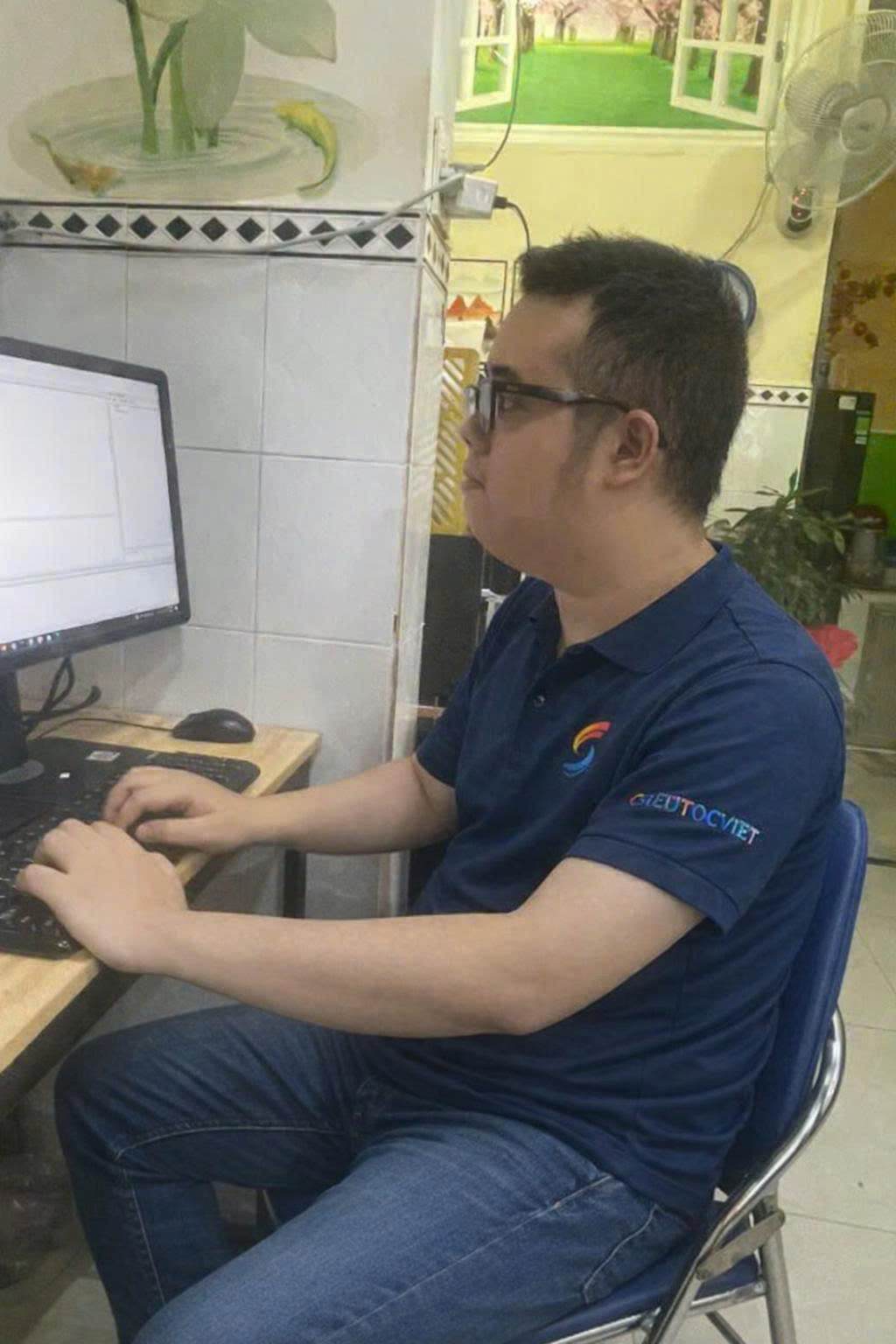 Kỹ thuật viên Sieutocviet